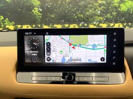 【メーカー純正12.3インチナビ】インテリアに溶け込むスタイリッシな「専用設計」メーカーナビを装備♪視認性や操作性など基本性能にも優れ、より上質なカーライフをお楽しみいただけます。