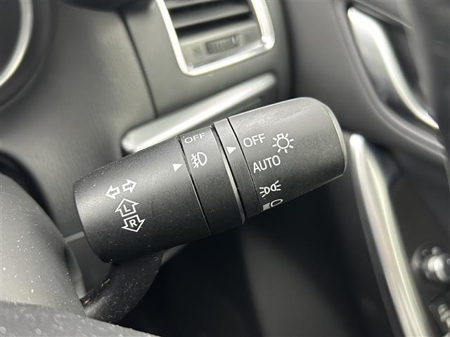 気になる車はすぐにお問い合わせください！画面右側の0066から始まる無料ダイヤルからお問い合わせ下さい！専門スタッフがお車のご質問にお答えいたします！