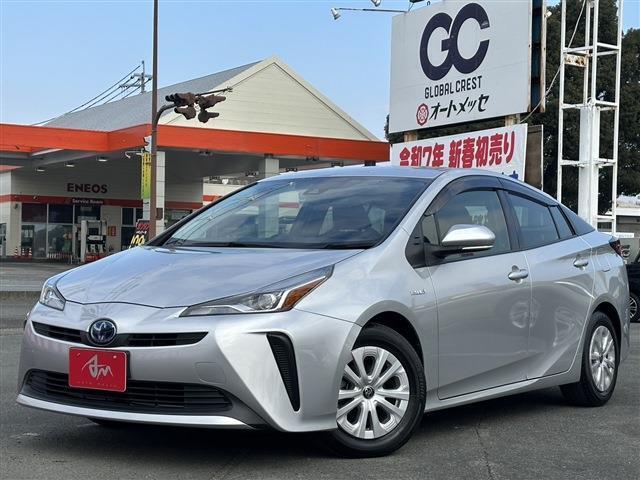 弊社は全メーカー新車取り扱い店です。お客様のお好みに合わせた中古車探しも全国のオークション会場より探してまいります！