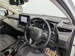 見通しのよいすっきりとした視界で、誰でも運転しやすいです。運転のしやすさは疲れにくさにも繋がりますよ♪