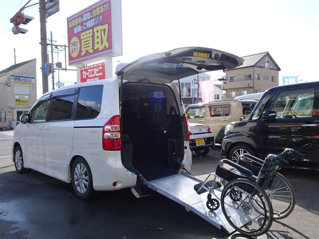 2列目乗車☆電動スロープの福祉車両です☆