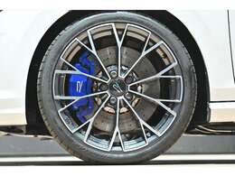 ゴルフR Variant Advance専用19インチアルミホイールでございます♪