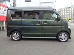 エブリイワゴンPZターボハイルーフ4WD車の入庫です。エアロバンパー＆ローダウンサスセット＆マフラー＆ブーストメーター＆ペタルカバー＆フロアーマット＆ドアバイザー付(モンスタースポーツ商品付)