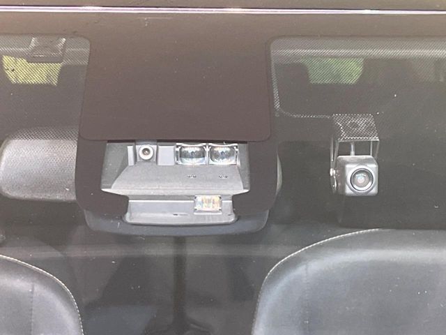 【トヨタセーフティセンス】走行中に前方の車両等を認識し、衝突しそうな時は警報とブレーキで衝突回避と被害軽減をアシスト。より安全にドライブをお楽しみいただけます。