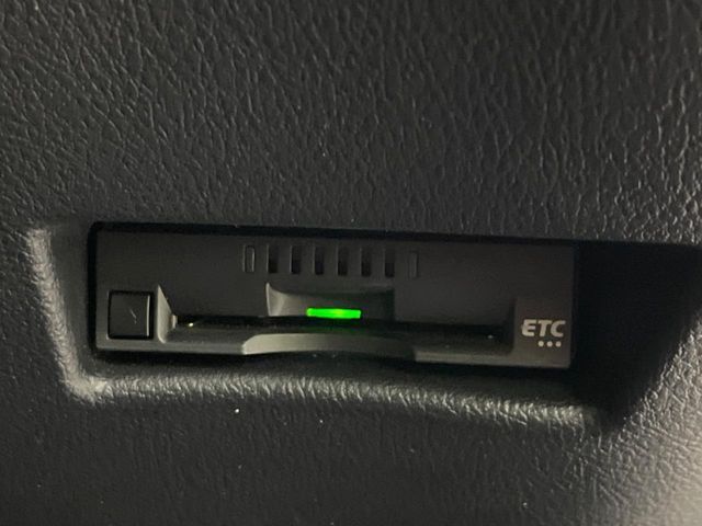 【ETC】高速道路の料金所をストレスなく通過！話題のスポットやサービスエリアに多い「スマートIC」利用時は必須のアイテムです。当店でセットアップを実施、ご納車当日からすぐにご利用いただけます！