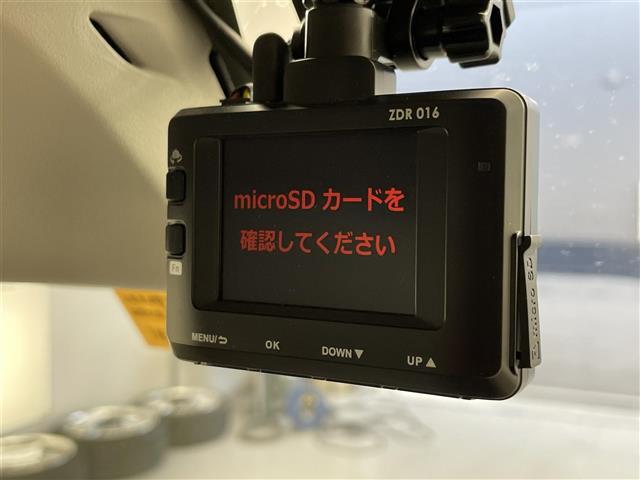 【後部座席操作部】後部座席を快適に過ごしていただくための便利な装備が付いています！