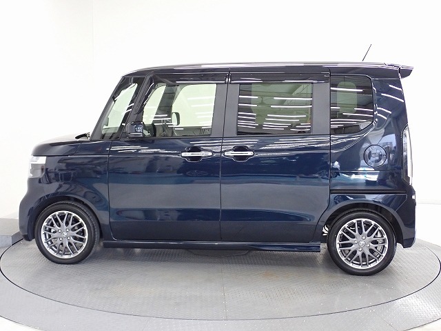 マン・マキシマム/メカ・ミニマム思想。人間のためのスペースは最大に、機械のためのスペースは最小限にして、クルマのスペース効率を高めようとする、Hondaのクルマづくりの基本的な考え方です！