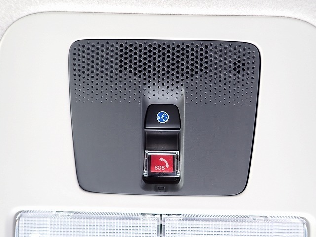 安心・安全と快適・便利を提供できる機能を備えた『Honda　CONNECT』対応です！緊急時にはボタン一つで緊急サーポートセンターに繋がります。