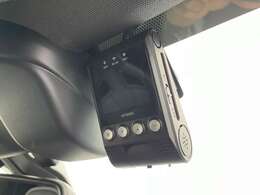 【後部座席操作部】後部座席を快適に過ごしていただくための便利な装備が付いています！