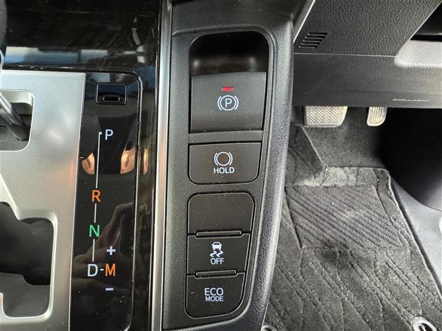 【フロアマット】車内を綺麗に保つのには必須のアイテムです。当店ではフカフカな新品マットも絶賛取り扱い中！ぜひご相談くださいませ。◆ご来店予約受付中！無料の来店予約は【来店予約をする】ボタンから！◆