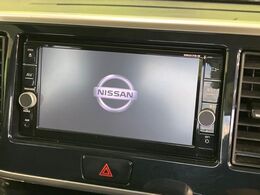 【純正ナビ】人気の純正ナビを装備。オーディオ機能も充実しており、Bluetooth接続すればお持ちのスマホやMP3プレイヤーの音楽を再生可能！毎日の運転がさらに楽しくなります！！