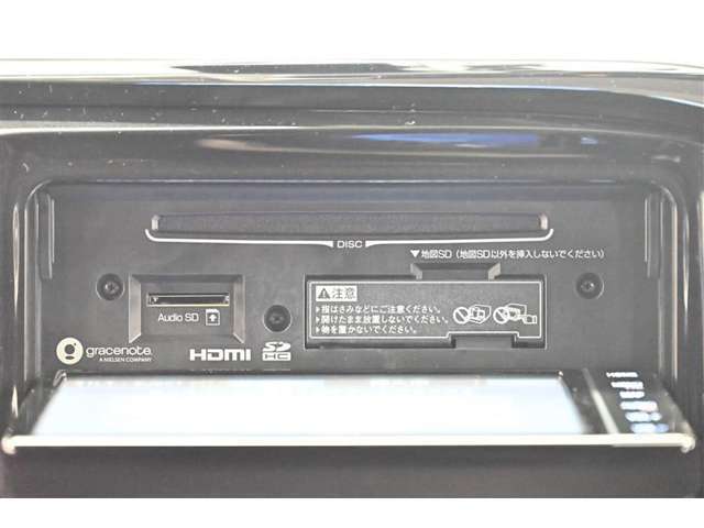 フルセグテレビ対応☆CD,DVD再生やBluetoothオーディオ再生にも対応しています。
