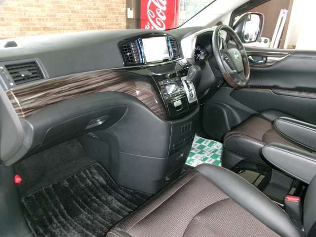 ご覧頂いておりますお車が売約済みの場合も御座いますので、お手数ですがご来店前にはお電話にて在庫確認をお願い致します。無料ダイヤル　0078-6002-431180 まで、宜しくお願い致します。