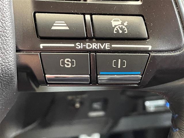 【SI-DRIVE】エンジンをコンピュータで制御するシステムです。燃費重視の走りからロングドライブやワイディングなど気分やシーンに合わせて走行機能を使い分けることができます！