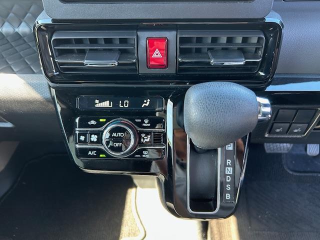 ◆オートエアコン【車内温度を感知して自動で温度調整をしてくれるのでいつでも快適な車内空間を作りあげます。】