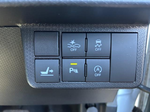 【ロングスライド】ロングスライドモードになり、運転席の位置を、より後席に近くにスライドできます！助手席を前にスライドさせれば、運転席と後席の車内移動もラクラクです！