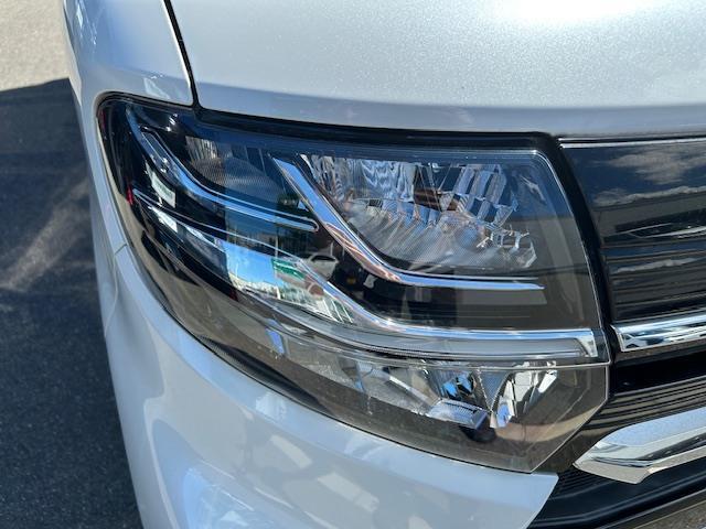 ◆LEDヘッドライト☆最近採用車種が増えてきたヘッドライト。HIDよりも省電力で長寿命！白く明るく、視認性の良い先進のヘッドライトです！！