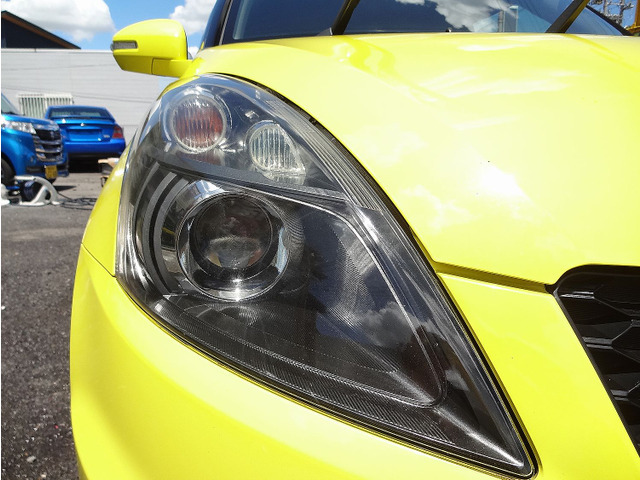 迫力の外観は年数を感じさせず、扱いやすいハッチバック車として実用性も充分な一台です