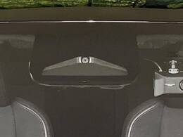 【トヨタセーフティセンス】走行中に前方の車両等を認識し、衝突しそうな時は警報とブレーキで衝突回避と被害軽減をアシスト。より安全にドライブをお楽しみいただけます。