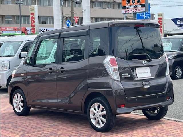 県外のお客様もご安心ください　手続きは書類を郵送いたしますので来店しなくても大丈夫　納車もご自宅までお届けいたします　来店納車も可能です、諸費用が安くなるのでご相談ください