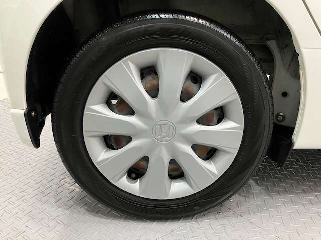 ご納車までの期間ですが、県内のお客様は2週間、県外のお客様は2,3週間ほどでご納車が可能となります。但し、お支払いや書類の状況によっては多少の前後もありますので、その際には何卒ご了承下さい。