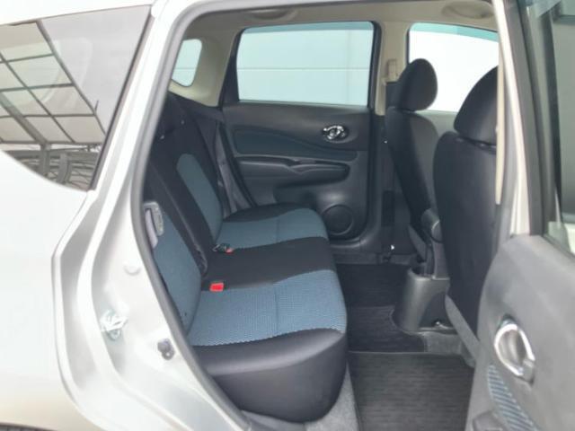 WECARSでは各商談席に大型モニターをご用意しております！見やすい大画面でゆったりと全国の在庫をご覧いただけます！是非ご来店お待ちしております！