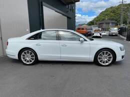 磨き・コーティングも施行可能です。ヘッドライトスチーマーも是非お試し下さい。