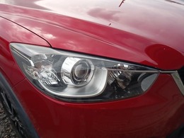 ライトは使用してますと徐々に曇ってしまいます。当店はヘッドライトを磨いてからご納車致します！ご安心ください。
