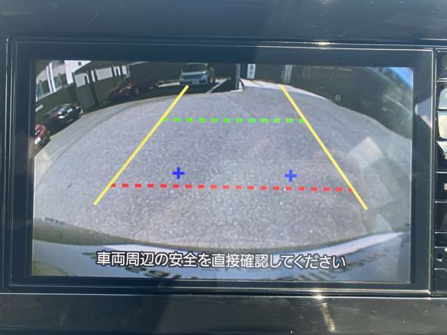 バック時は　ナビのモニターにて　後方の安全を確認出来ますので　バックの運転が楽になります
