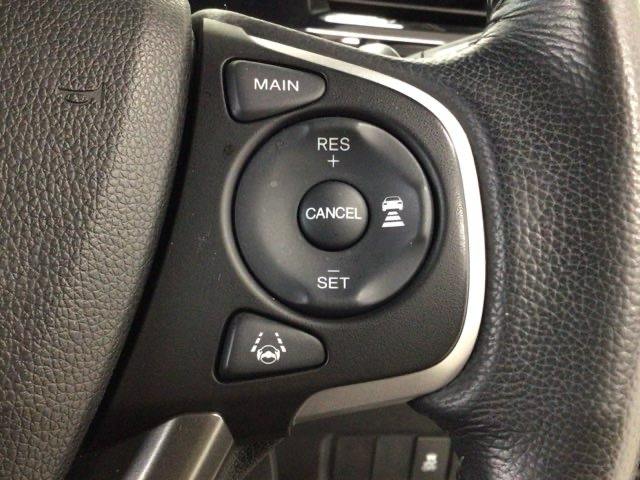 【アダプティブ・クルーズ・コントロール】予め設定した車速内でクルマが自動的に加減速。 前走車との適切な車間距離を維持しながら追従走行し、高速道路でのドライバーの疲労を軽減してくれる嬉しい機能付♪