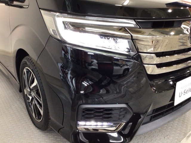 【LEDヘッドライト】ディスチャージヘッドライト（HID）と同等の明るさで、夜道や雨天走行が明るく視界良好！！　フォグライトも装備で、安心感さらにUPです♪安心ドライブを楽しんで下さい♪