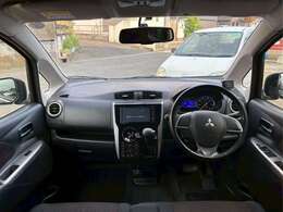 ご来店されたお客様に詳しくお話をさせて頂きために、「修復歴の有無」「不具合箇所の確認」「セールスポイント」等のご案内を行っておりますので、より安心してお乗り頂けるお車となります。