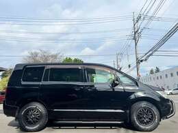 スライドドアなので、送迎時や狭いスペースでの小さいお子様でも乗り降り楽々です♪普段使いからお出掛けまで幅広くお使い頂けます☆　モデルチェンジも少なく、古く見えないのもイイですよね！