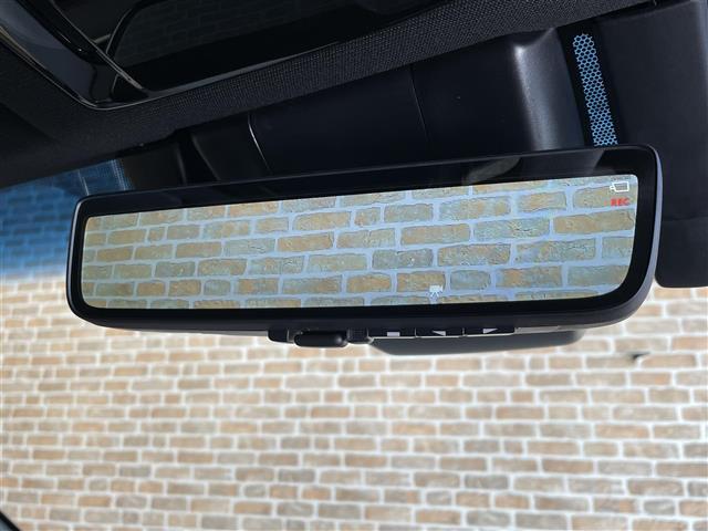 【バックミラー】大きくて見やすいので、後方を見るときも安心です！