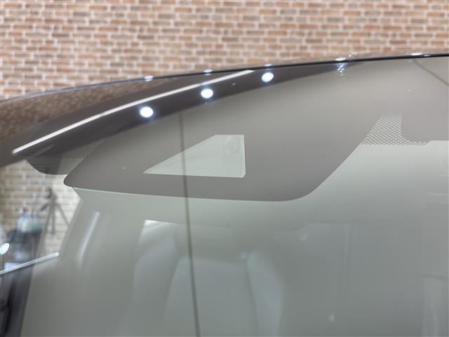 【　ドライブレコーダー　】万が一の事故してしまった、事故された時しっかりと記録してくれます！！安心してドライブが楽しめますね♪