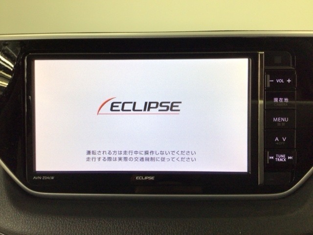 【オーディオ機能】ナビに一体のオーディオは、フルセグTVの他にDVD/CDプレーヤーを装備♪もちろんFM/AMラジオもお聞きいただけますよ♪