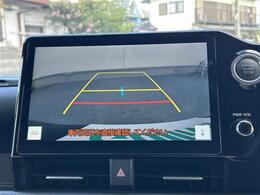 【バックモニター】後ろのカメラの映像をモニターに映し出すことができます！後方の見えない死角や、障害物との距離感をしっかり確認することができます！駐車が苦手な方におすすめです。