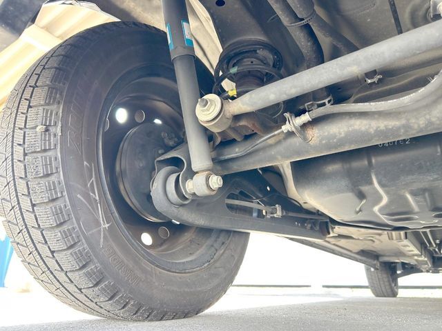 お車を安心してお乗りいただく為には、足回りの定期点検が欠かせません。サービスサポート（有償保証）では無料点検もご提供しており、安心のカーライフをお過ごしいただけるサポート体制が整っています。