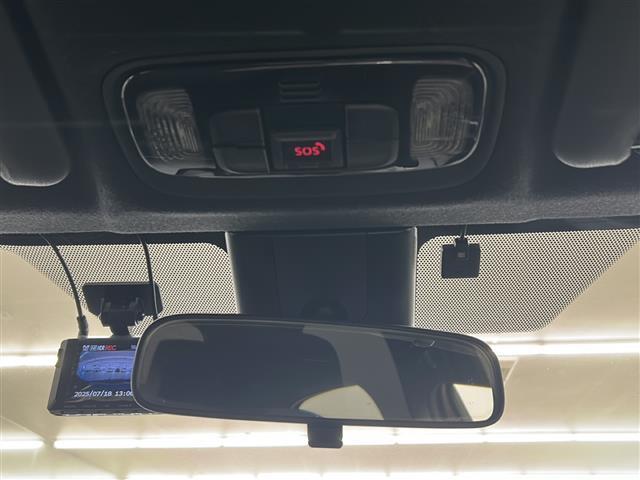 【バックミラー】『バックミラー周辺』の画像になります。写真の内容に関してご不明点、ご質問等がございましたらお気軽にガリバー店舗までお問い合わせください。