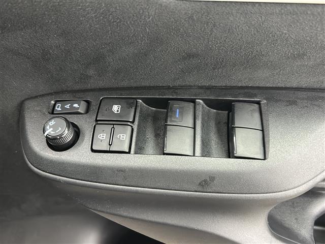 【窓操作部】『窓周辺/窓周辺装備』の画像になります。写真の内容に関してご不明点、ご質問等がございましたらお気軽にガリバー店舗までお問い合わせください。