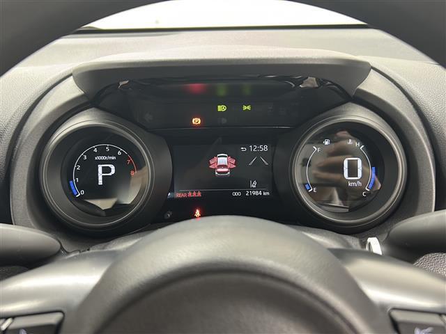 【スピードメーター】『スピードメーター』の画像になります。メーターがシンプルで見やすく運転しやすいですね！