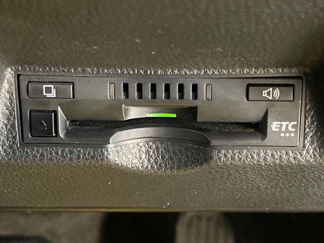 【ETC】高速道路の料金所をストレスなく通過！話題のスポットやサービスエリアに多い「スマートIC」利用時は必須のアイテムです。当店でセットアップを実施、ご納車当日からすぐにご利用いただけます！