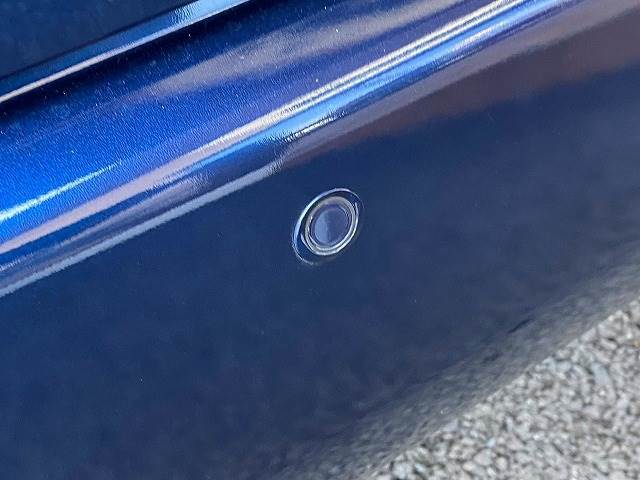 クリアランスソナー搭載。駐車時に周囲の障害物の接近をドライバーに知らせてくれます。