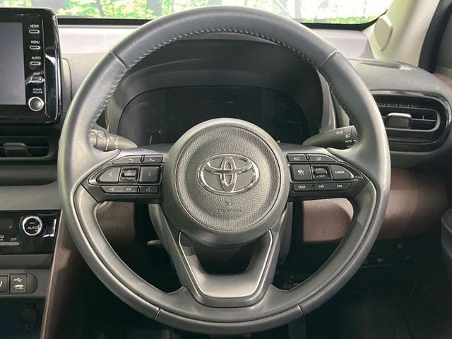 ステアリングも使用感が少なく、きれいな状態となっております♪