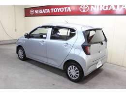 ボディカラーはブライトシルバーメタリック一般的なシルバーメタリックよりも明るく、輝度が高いのが特徴です。光の当たり方によって、より鮮やかでシャープな銀色に見えます。