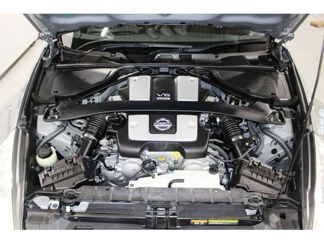 ※VQ37VHR★3.7リッターV6DOHC＜ガソリン＞☆274KW＜336PS＞/7000rpm☆365N・m＜37.2kgf・m＞/5200rpm。＜※カタログ値＞