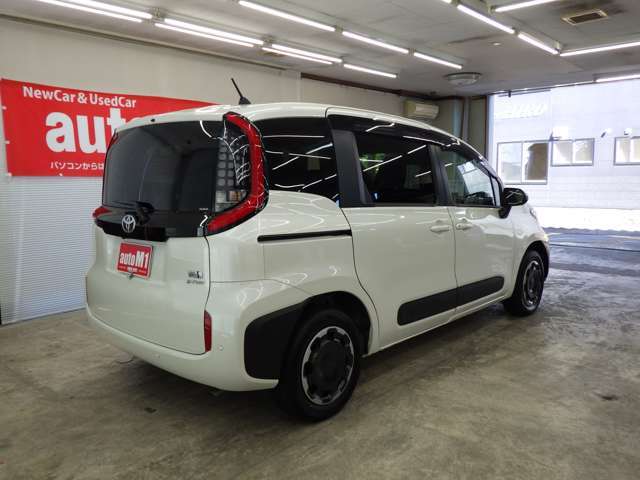 車内もキレイで嫌なニオイもありません。