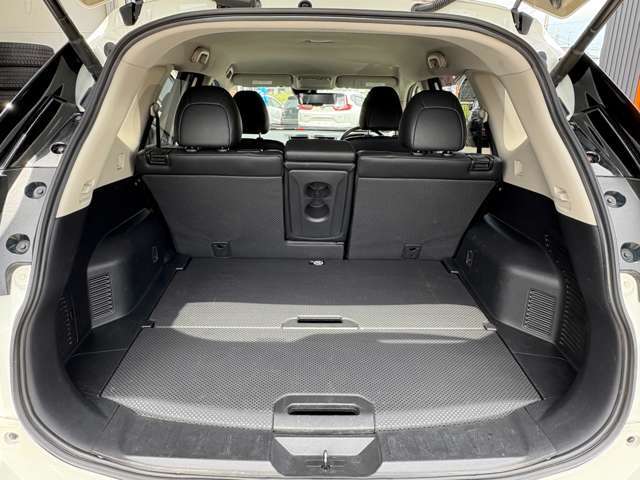 当店は総額表示の価格で乗り出せるのはもちろんですが、車検整備と当店の基準に合わせた予防整備を自社認証工場のメカニックの手でしっかりと行っております！全てはお客様の「安心・安全」の為です！