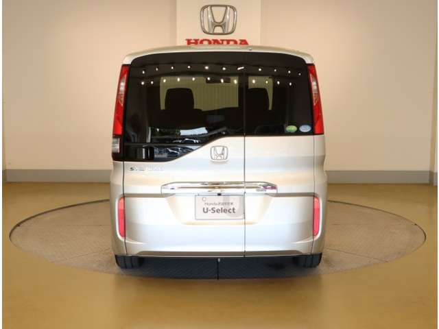 ご納車までの期間ですが、県内のお客様は1、2週間、県外のお客様は2、3週間ほどでご納車が可能となります。但し、お支払いや書類の状況によっては多少の前後もありますので、その際には何卒ご了承下さい。