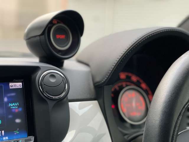 アクラポビッチ・ダウンサス・16インチアルミ・新品タイヤ4本・シートカーバー・HDDサイバーナビ・地デジ・バックカメラ・Bluetooth対応・タイミングベルト・ウォーターポンプ交換済